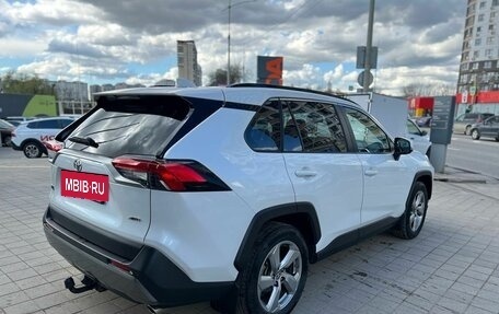 Toyota RAV4, 2021 год, 3 790 000 рублей, 5 фотография