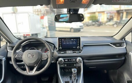 Toyota RAV4, 2021 год, 3 790 000 рублей, 17 фотография