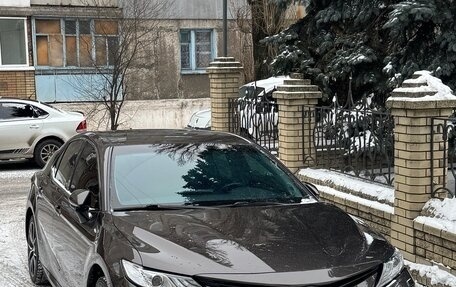 Toyota Camry, 2021 год, 3 700 000 рублей, 5 фотография