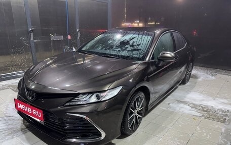 Toyota Camry, 2021 год, 3 700 000 рублей, 3 фотография