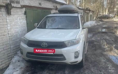 Toyota Highlander III, 2011 год, 2 200 000 рублей, 4 фотография