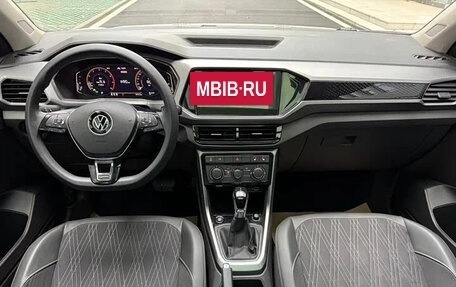 Volkswagen T-Cross I, 2022 год, 1 727 091 рублей, 11 фотография