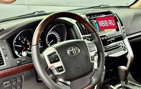 Toyota Land Cruiser 200, 2015 год, 3 599 000 рублей, 17 фотография