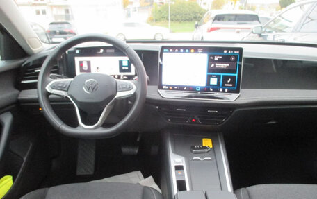 Volkswagen Passat, 2024 год, 3 824 865 рублей, 13 фотография