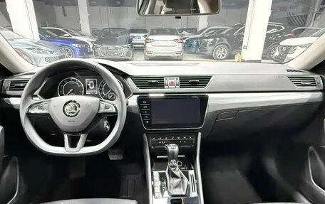 Skoda Superb III рестайлинг, 2022 год, 2 090 013 рублей, 7 фотография