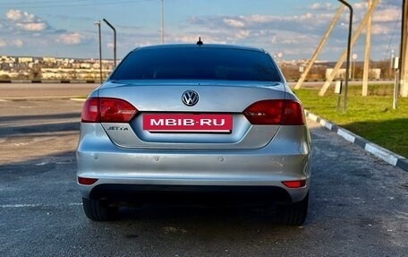 Volkswagen Jetta VI, 2013 год, 950 000 рублей, 6 фотография