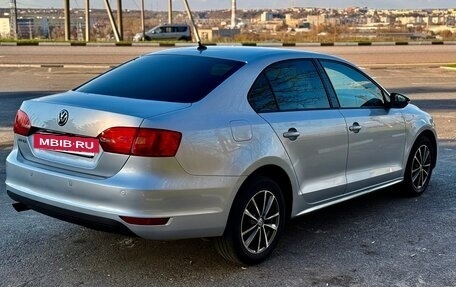 Volkswagen Jetta VI, 2013 год, 950 000 рублей, 3 фотография