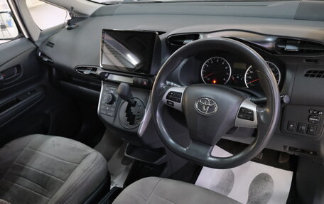 Toyota Wish II, 2017 год, 1 799 000 рублей, 11 фотография