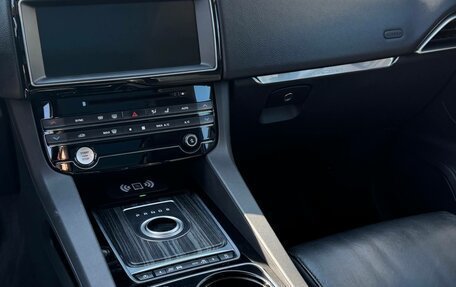 Jaguar F-Pace, 2016 год, 2 900 000 рублей, 14 фотография
