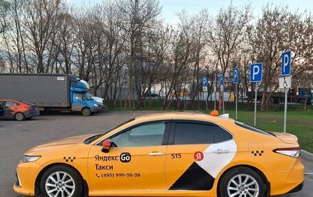 Toyota Camry, 2021 год, 2 000 000 рублей, 8 фотография