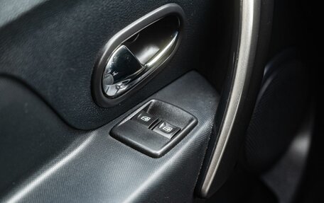 Renault Logan II, 2017 год, 800 000 рублей, 20 фотография