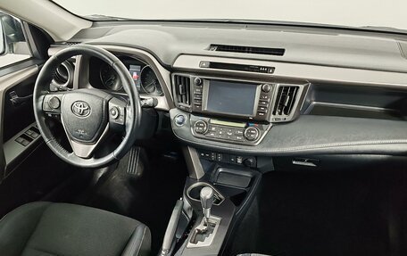 Toyota RAV4, 2018 год, 2 329 000 рублей, 11 фотография