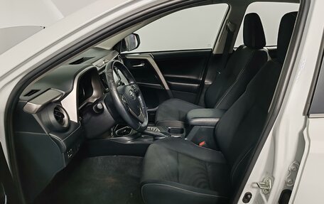 Toyota RAV4, 2018 год, 2 329 000 рублей, 16 фотография