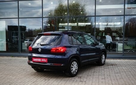 Volkswagen Tiguan I, 2011 год, 1 000 000 рублей, 2 фотография