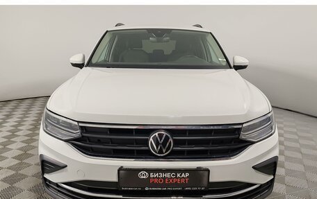Volkswagen Tiguan II, 2020 год, 2 449 000 рублей, 2 фотография