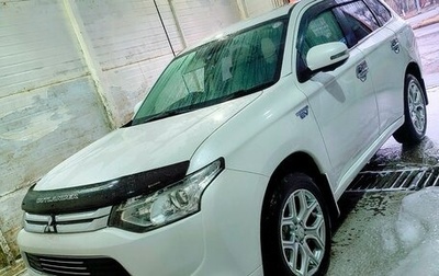 Mitsubishi Outlander III рестайлинг 3, 2014 год, 1 680 000 рублей, 1 фотография