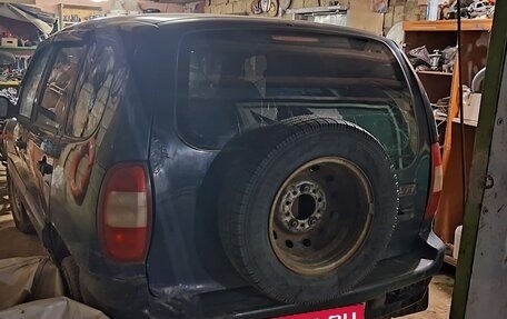 Chevrolet Niva I рестайлинг, 2005 год, 280 000 рублей, 1 фотография