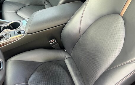 Toyota Camry, 2018 год, 3 150 000 рублей, 9 фотография