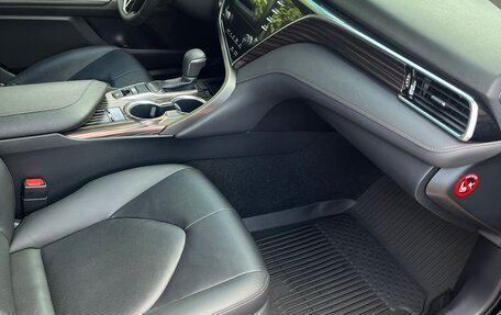 Toyota Camry, 2018 год, 3 150 000 рублей, 13 фотография