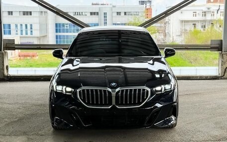 BMW 5 серия, 2025 год, 6 310 000 рублей, 2 фотография