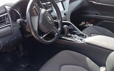 Toyota Camry, 2018 год, 2 700 000 рублей, 7 фотография