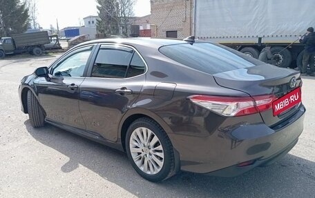 Toyota Camry, 2018 год, 2 700 000 рублей, 6 фотография