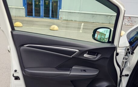 Honda Fit III, 2015 год, 1 200 000 рублей, 10 фотография