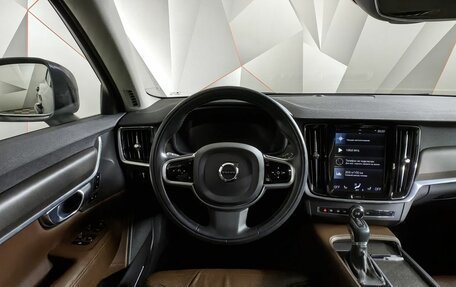 Volvo V90 Cross Country I рестайлинг, 2018 год, 3 770 000 рублей, 20 фотография