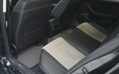 Volkswagen Passat B8 рестайлинг, 2018 год, 2 100 000 рублей, 14 фотография