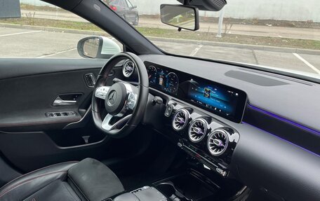 Mercedes-Benz A-Класс, 2018 год, 2 320 000 рублей, 12 фотография