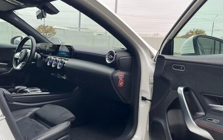 Mercedes-Benz A-Класс, 2018 год, 2 320 000 рублей, 14 фотография