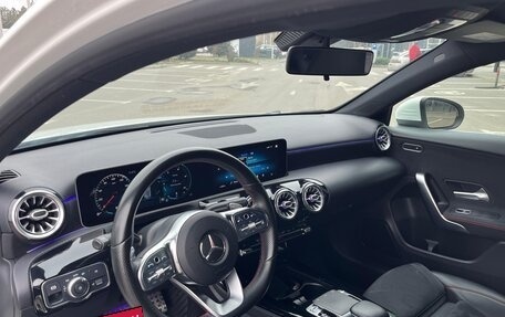 Mercedes-Benz A-Класс, 2018 год, 2 320 000 рублей, 9 фотография