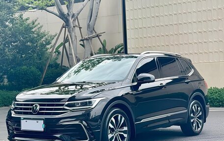 Volkswagen Tiguan II, 2023 год, 3 200 000 рублей, 1 фотография