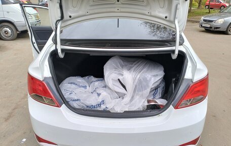 Hyundai Solaris II рестайлинг, 2015 год, 999 999 рублей, 12 фотография