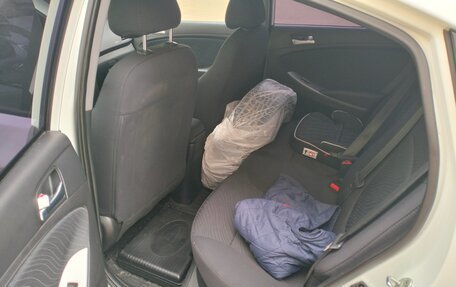 Hyundai Solaris II рестайлинг, 2015 год, 999 999 рублей, 13 фотография