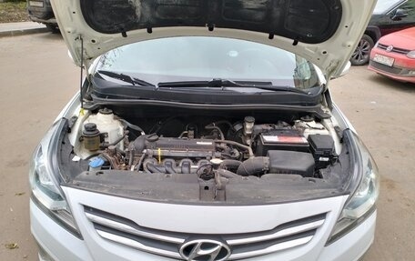 Hyundai Solaris II рестайлинг, 2015 год, 999 999 рублей, 15 фотография