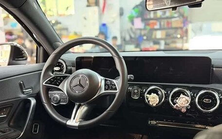 Mercedes-Benz A-Класс, 2023 год, 1 986 040 рублей, 10 фотография