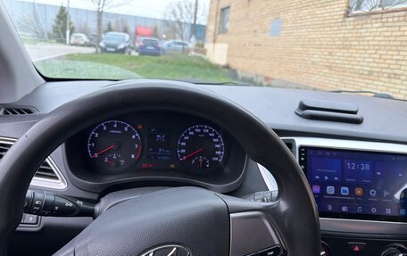 Hyundai Solaris II рестайлинг, 2019 год, 650 000 рублей, 5 фотография