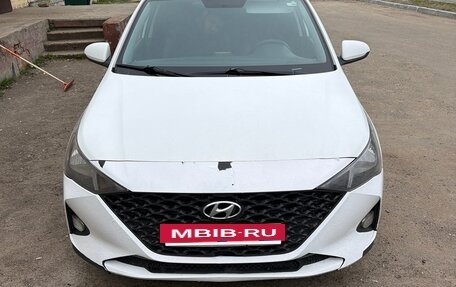 Hyundai Solaris II рестайлинг, 2019 год, 650 000 рублей, 3 фотография