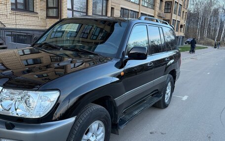 Toyota Land Cruiser 100 рестайлинг 2, 2006 год, 2 200 000 рублей, 3 фотография
