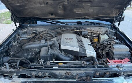 Toyota Land Cruiser 100 рестайлинг 2, 2006 год, 2 200 000 рублей, 10 фотография