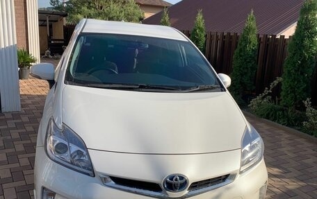 Toyota Prius, 2012 год, 1 700 000 рублей, 2 фотография