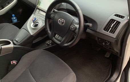 Toyota Prius, 2012 год, 1 700 000 рублей, 12 фотография
