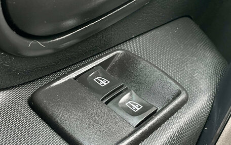 Renault Logan II, 2019 год, 1 049 000 рублей, 17 фотография