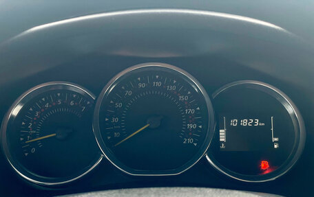 Renault Logan II, 2019 год, 1 049 000 рублей, 21 фотография