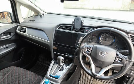 Honda Shuttle II, 2015 год, 1 240 000 рублей, 24 фотография