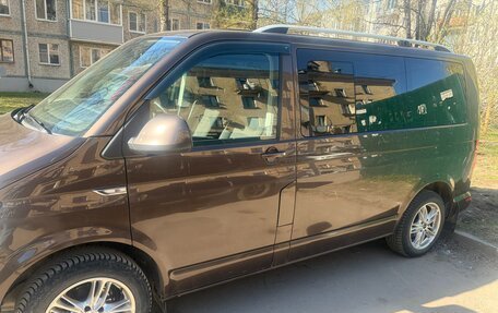 Volkswagen Caravelle T6 рестайлинг, 2015 год, 2 500 000 рублей, 4 фотография