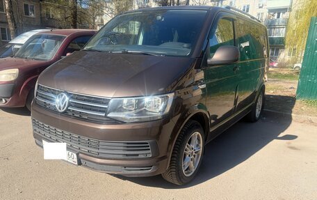 Volkswagen Caravelle T6 рестайлинг, 2015 год, 2 500 000 рублей, 3 фотография