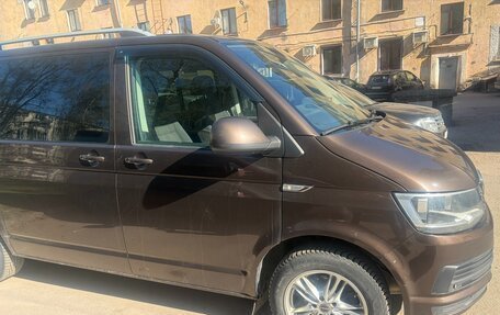 Volkswagen Caravelle T6 рестайлинг, 2015 год, 2 500 000 рублей, 5 фотография