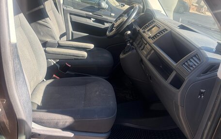 Volkswagen Caravelle T6 рестайлинг, 2015 год, 2 500 000 рублей, 9 фотография